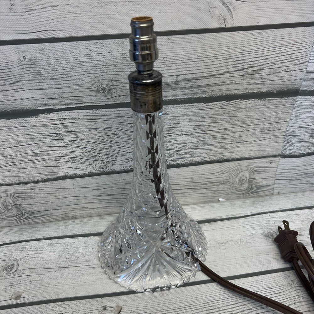 VINTAGE ETCHED CLEAR CUT GLASS CRYSTAL TABLE LAMP: STAR OF DAVID DESIGN 1960's